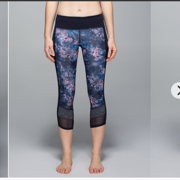 Lululemon If You're Lucky Crop in Moody Mirage, sz 10 - Picture 5 of 13